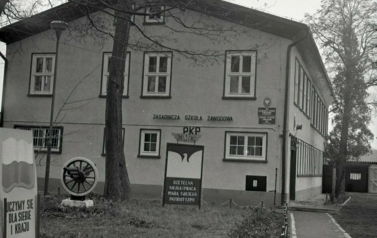 Lata 80. XX wieku, szkoła kolejowa