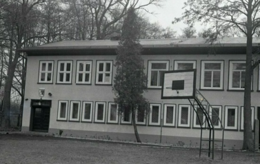 Lata 80. XX wieku, szkoła kolejowa