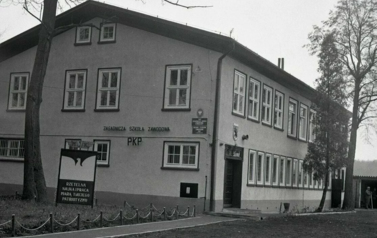 Lata 80. XX wieku, szkoła kolejowa