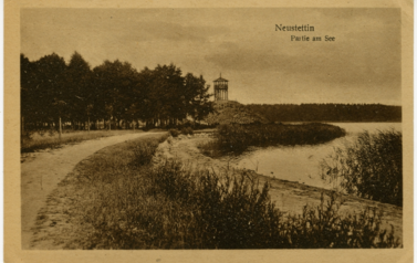 Lata międzywojenne, widok na kopiec Bourdosa z drewnianą wiatą