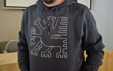 Projekt ubrań z gryfem 