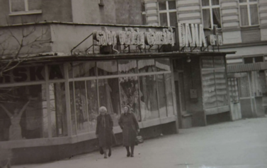 Deptak - 9 Maja - salon Dana 