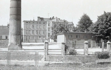 Plac Wolności i ZPT w latach 80. XX wieku, już po wyburzeniu zakładu