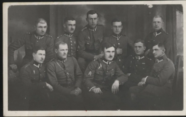 Franciszek Młynarczyk siedzi pierwszy z lewej 