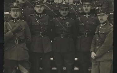 Franciszek Młynarczyk stoi drugi z prawej 