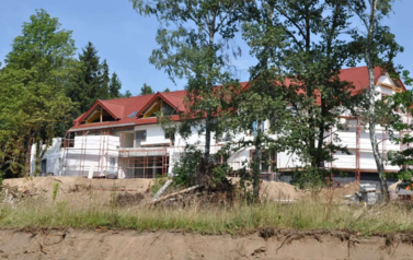 Rok 2010, budowa hotelu Zieliński na miejscu dawnego Seeblick