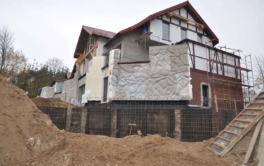 Rok 2010, budowa hotelu Zieliński na miejscu dawnego Seeblick