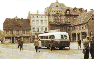 Lata 50. autobus na placu Wolności 