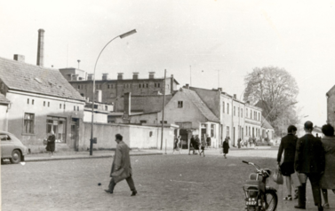 Lata 60. XX wieku, Żukowa, po lewej browar