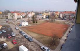Rok 2007, początek budowy galerii Gryf - w prawym narożniku resztki "Sputnika"