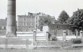 Plac Wolności i ZPT w latach 80. XX wieku, już po wyburzeniu zakładu
