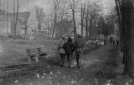 Widok na smażalnię z parku, lata 70. XX wieku