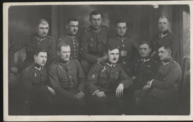 Franciszek Młynarczyk siedzi pierwszy z lewej 