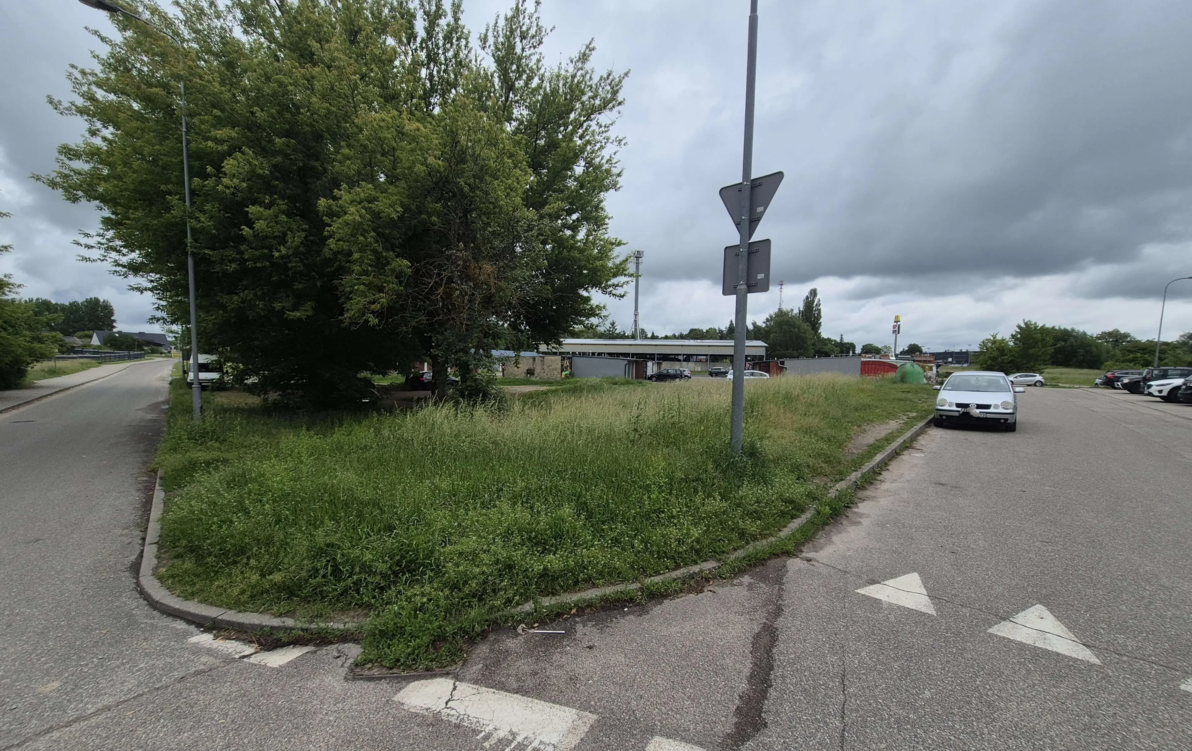 Zdjęcie do Mieszkania? Garaże? Działki blisko centrum miasta na sprzedaż 