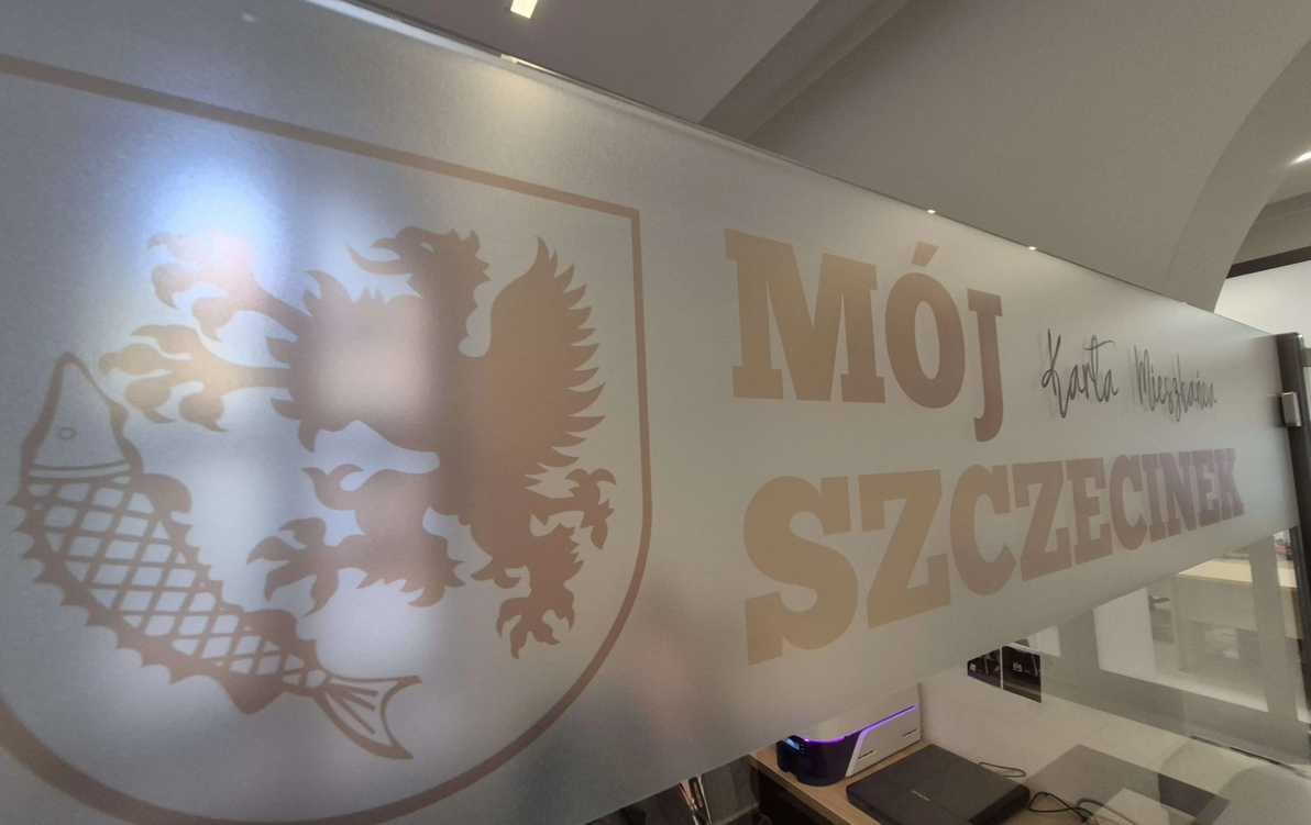 Zdjęcie do Tam wyrobisz Kartę Mieszkańca "M&oacute;j Szczecinek". Punkty stacjonarne i internet 