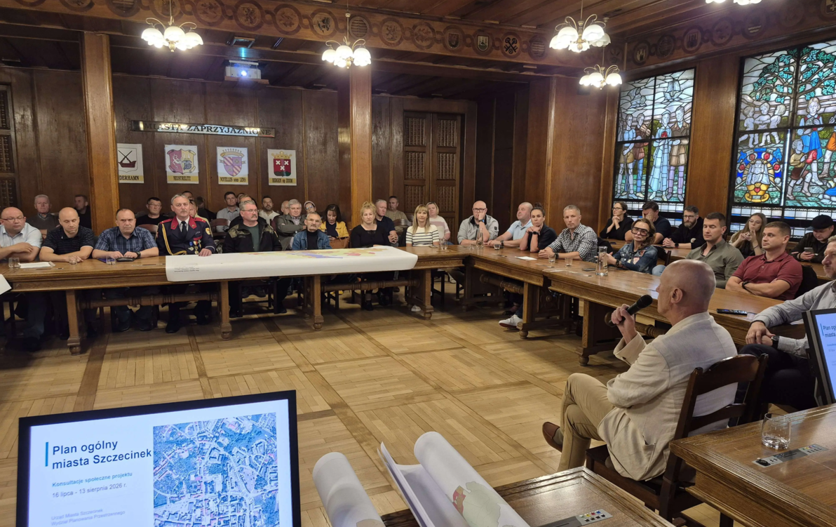 Zdjęcie do Boisko i plac zabaw w Trzesiece niezagrożone. Wkr&oacute;tce doczekają się też modernizacji