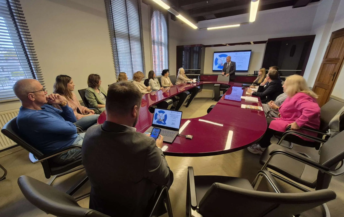 Zdjęcie do Szkoły w Szczecinku wdrożą pilotażowo system monitorowania przemocy r&oacute;wieśniczej