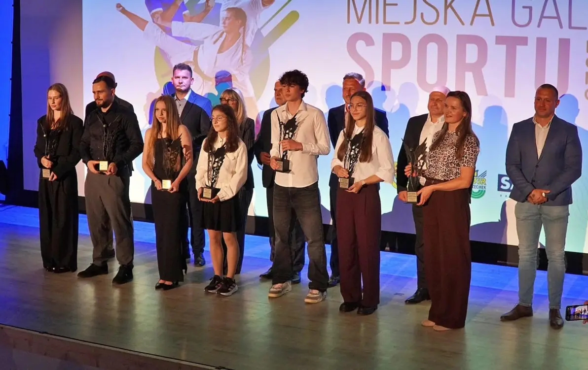 Zdjęcie do Gala pełna mistrz&oacute;w. Szczecinek nagrodził sportowe sukcesy