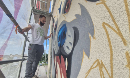 Zdjęcie do "Pokochaj. Adoptuj" - powstaje mural z ważnym przesłaniem