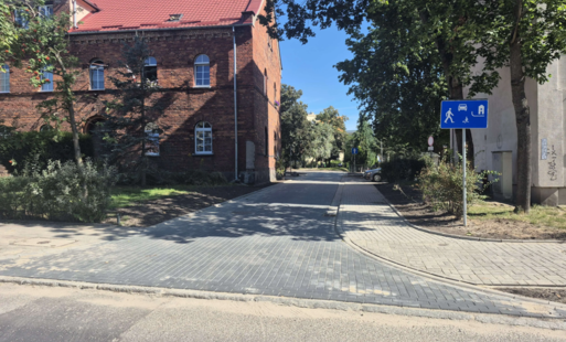 Zdjęcie do Przebudowana ulica osiedlowa już służy mieszkańcom 