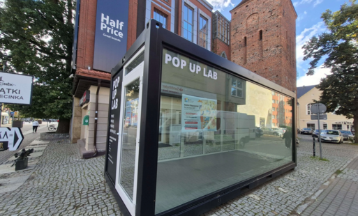 Zdjęcie do Tw&oacute;rczość Tomasza Gelmudy na nowej wystawie w POP UP LAB-ie