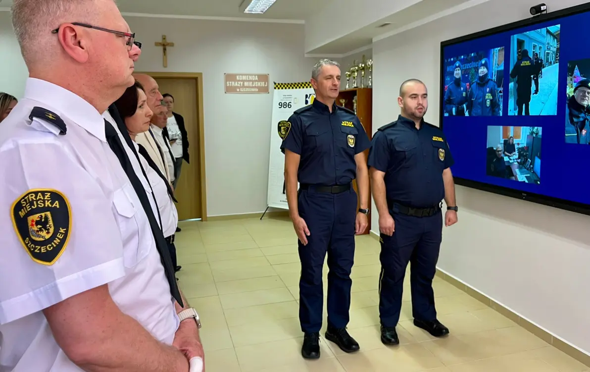Zdjęcie do Życzenia, awanse, nagrody... Straż Miejska w Szczecinku świętuje