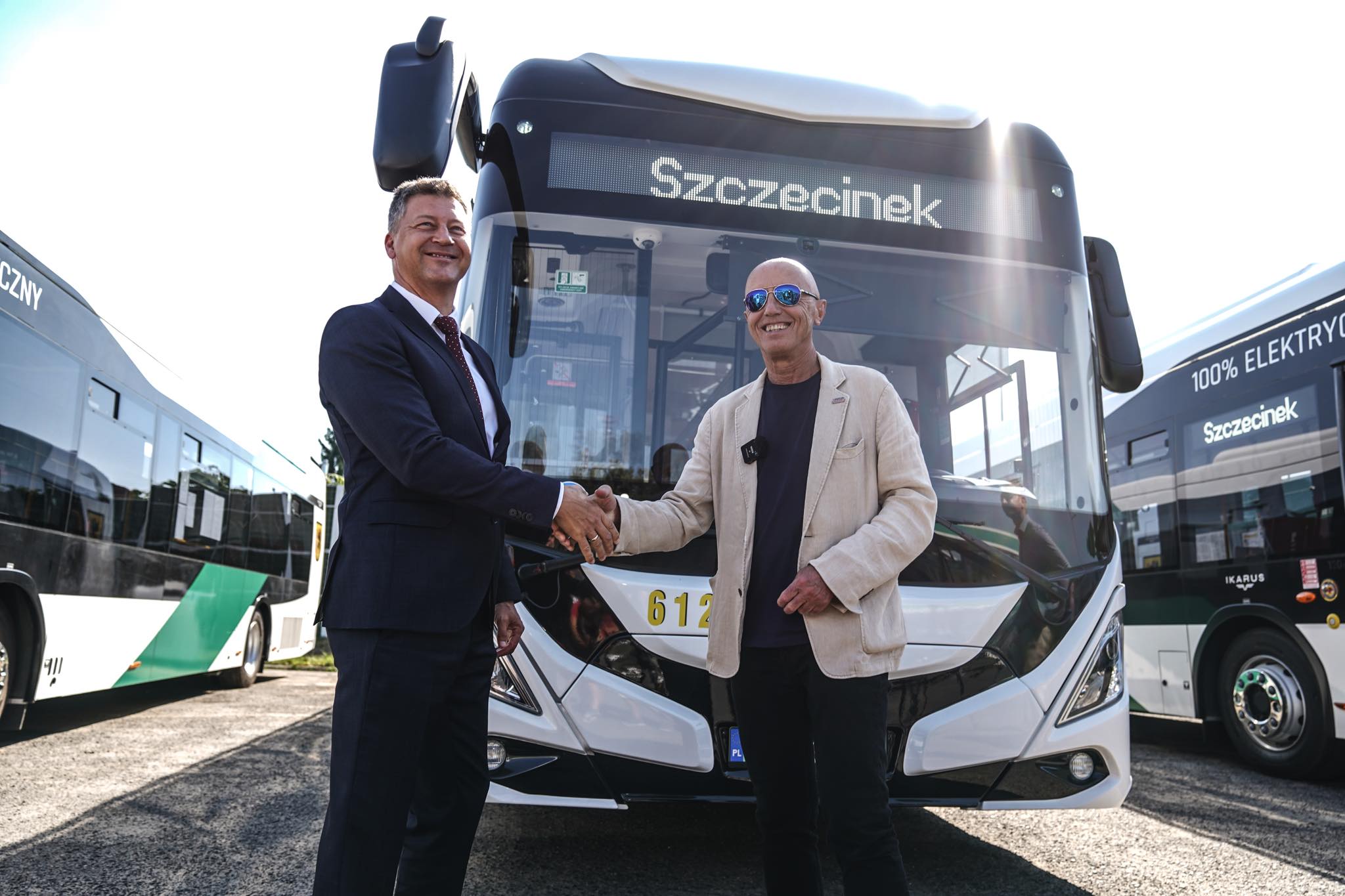 Burmistrz Szczecinka, Jerzy Hardie-Douglas i prezes Electrobus Europe, Zoltan Sipos