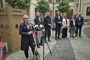 Przekazanie sprzętuy AGD, który trafi do potrzebujących 
