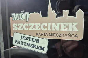 Punkty Partnerów Karty Mieszkańca są oznakowane specjalnymi nalepkami 