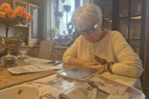 Wanda Kręciejewska-Swiokła, czyli Zielistka na starej szafie "wyrabia" Kartę Mieszkańca "Mój Szczecinek"