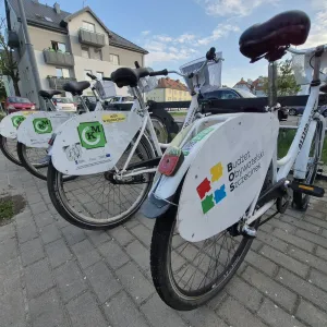 Od 2 czerwca będą dwa cenniki - dla użytkowników Karty Mieszkańca oraz dla tych, którzy jej nie posiadają. Posiadacze Karty będą mogli korzystać z roweru na preferencyjnych zasadach, a ci którzy jej nie mają będą płacili za przejazdy według cennika standardowego