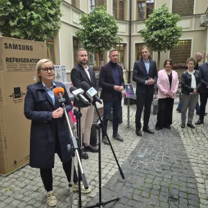 Przekazanie sprzętuy AGD, który trafi do potrzebujących 