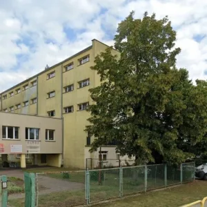 Poradnia psychologiczno-pedagogiczna i Powiatowe Centrum Pomocy Rodzinie mieszczą się przy ulicy Wiatracznej w Szczecinku
