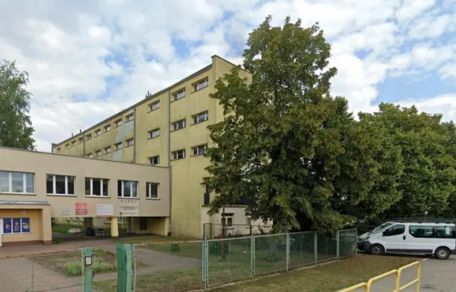 Poradnia psychologiczno-pedagogiczna i Powiatowe Centrum Pomocy Rodzinie mieszczą się przy ulicy Wiatracznej w Szczecinku