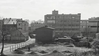 Fot. Henryk Zdon Lata 70. XX wieku, budowa biurowca PSS Społem - blaszak