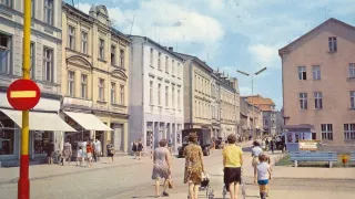 Fot. Muzeum Regionalne Widok na 9 Maja, lata 70. widok od strony placu Wolności