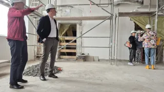 Wizyta władz Szczecinka i SAPiK w remontowanym dworcu