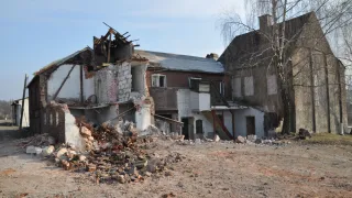 Rok 2012, wyburzenie kamieniczki przy Lipowej z piekarnią 